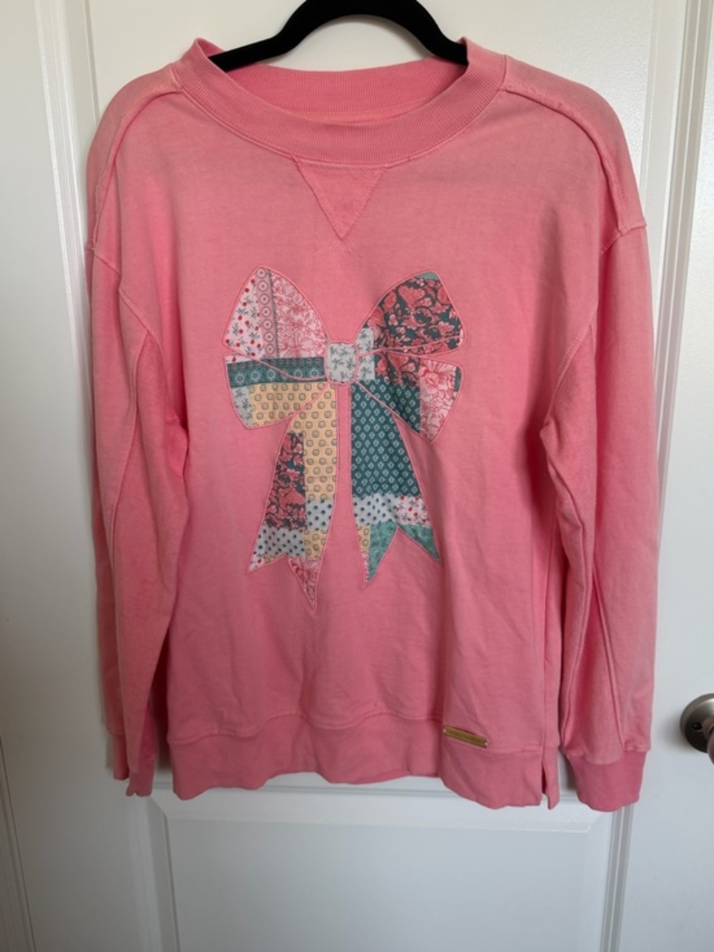 NWOT Simply Southern Katina Patchwork Bow Crewneck XS